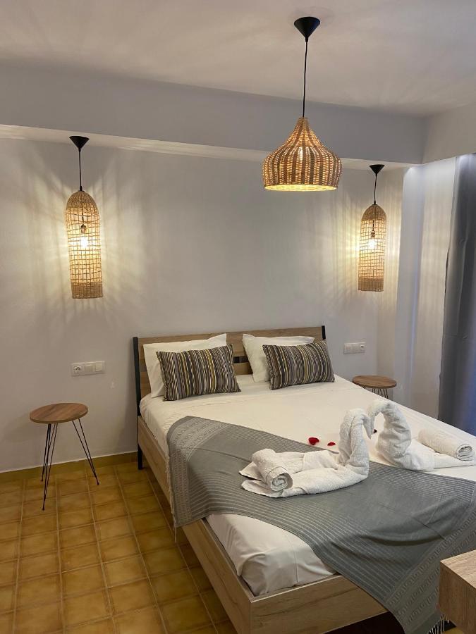 Manos Pension Faliraki Exteriör bild