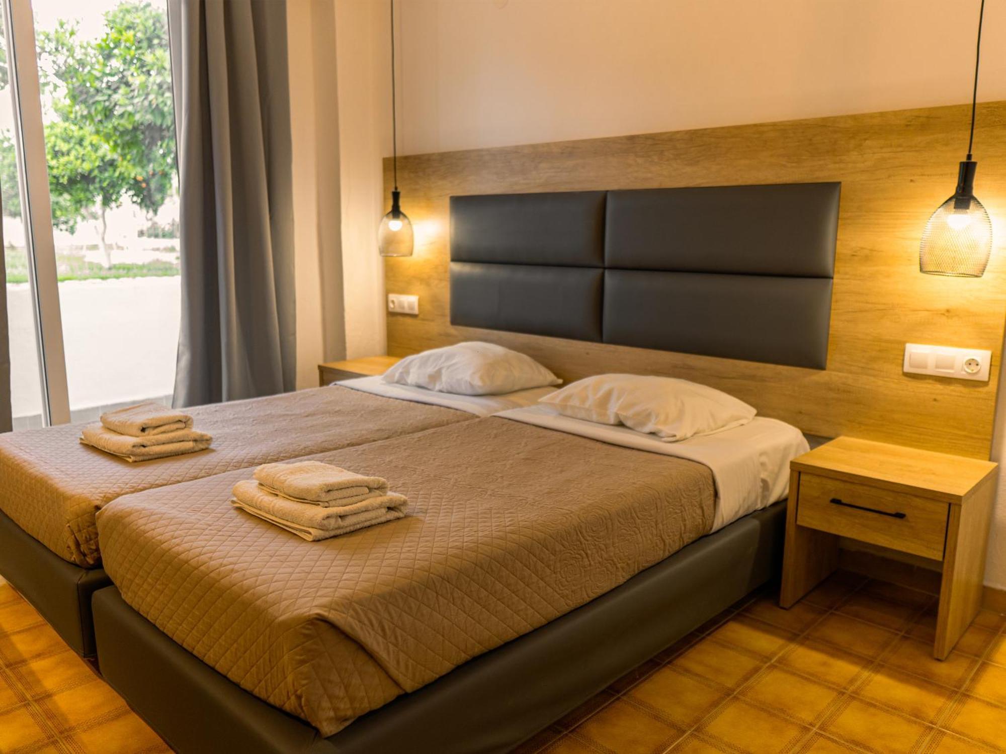 Manos Pension Faliraki Exteriör bild