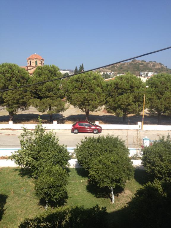 Manos Pension Faliraki Rum bild