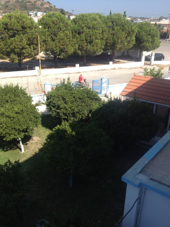 Manos Pension Faliraki Exteriör bild